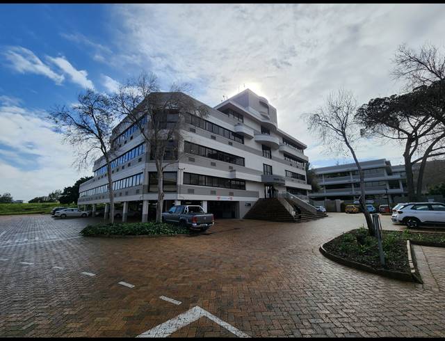324M² OFFICE TO LET IN PINELANDS